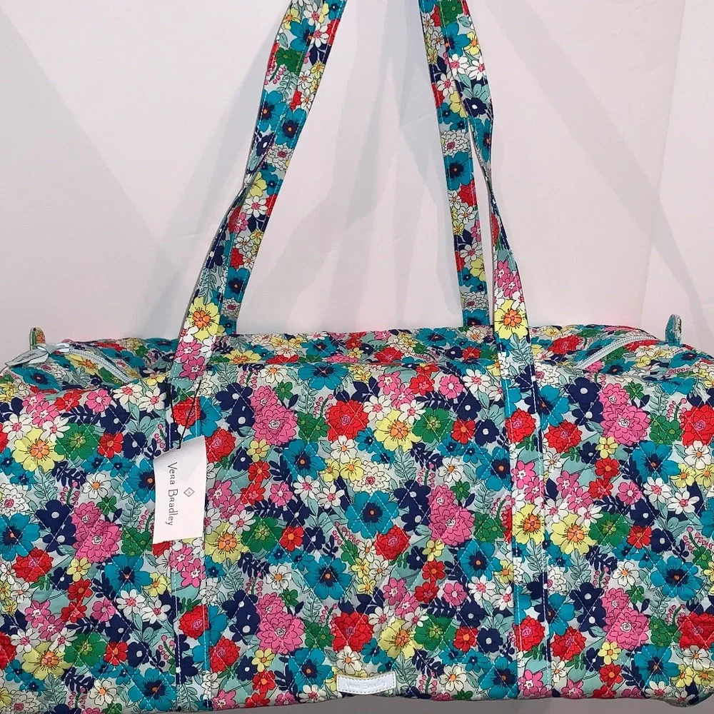 New Duffle Bag Vera Bradley Large Traveler Duffel Far Out Floral Pattern